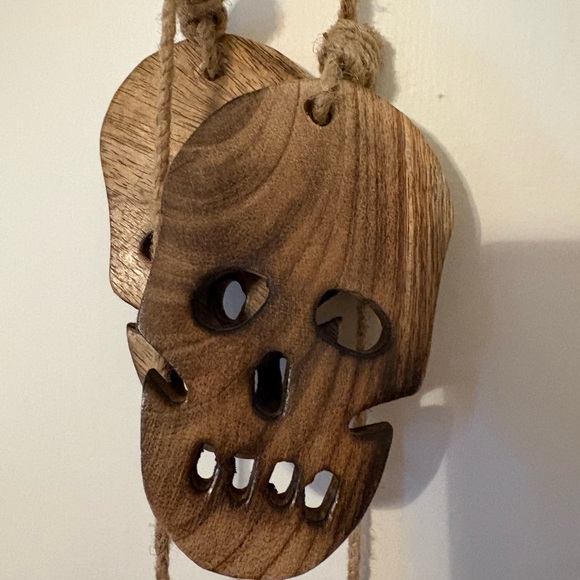 Rustic Brown Skull Wall Hanging Decor - Picture 2 of 3